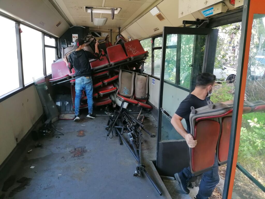 Munca la autobuzul EduBuzz Augustin